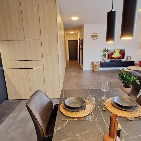 Hillshome - 84M2 Moderny Byt S Terasou Aj Saunou Liptovský Mikuláš المظهر الخارجي الصورة